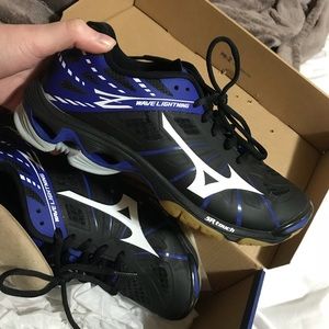 Mizuno volleyball shoes